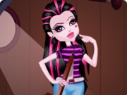 Play Draculaura dressup