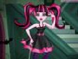 Play Draculaura dress up