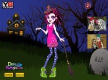 Play Draculaura's halloween costumes